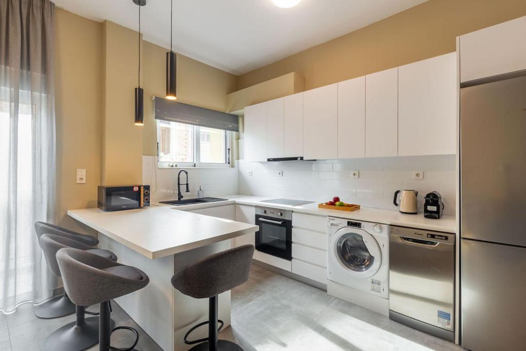 Snug By Zoia Living Apartment Атина Екстериор снимка